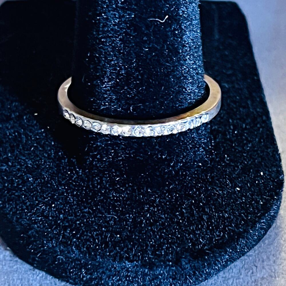Vintage Gold Tone Channel-Set Round Simulated CZ Stackable Band Ring 2mm Size 9